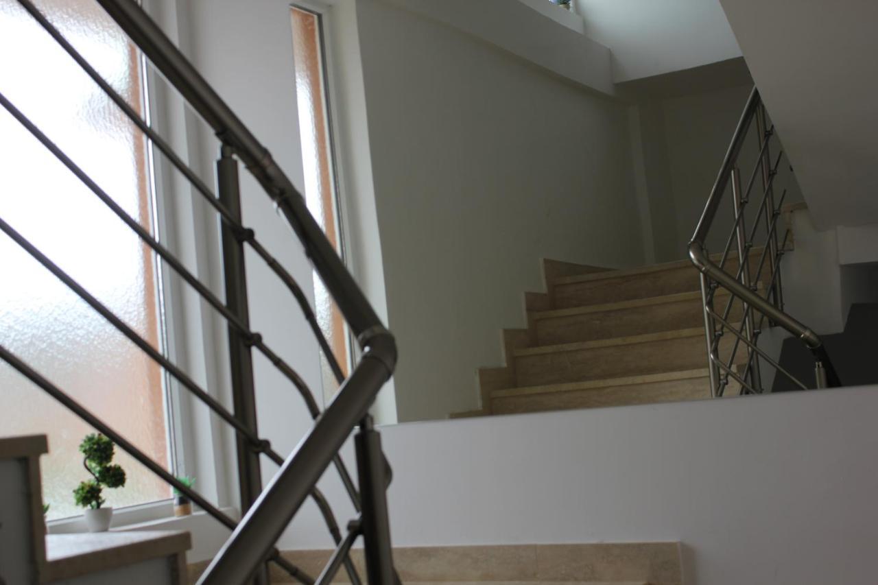 Apartments Kapisoda Цетине Екстериор снимка