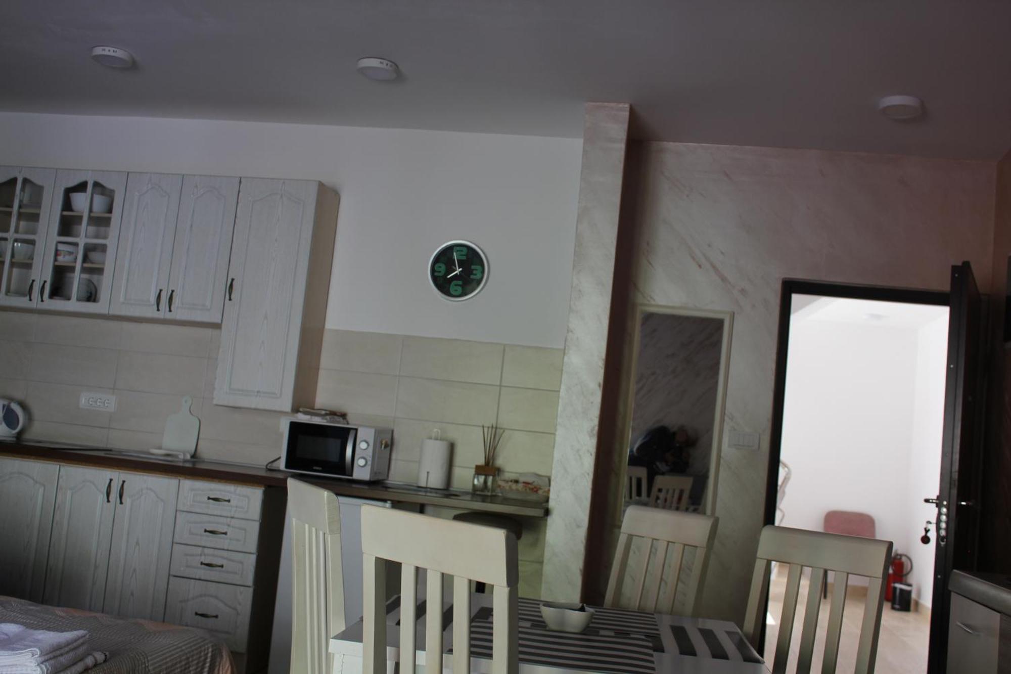Apartments Kapisoda Цетине Екстериор снимка