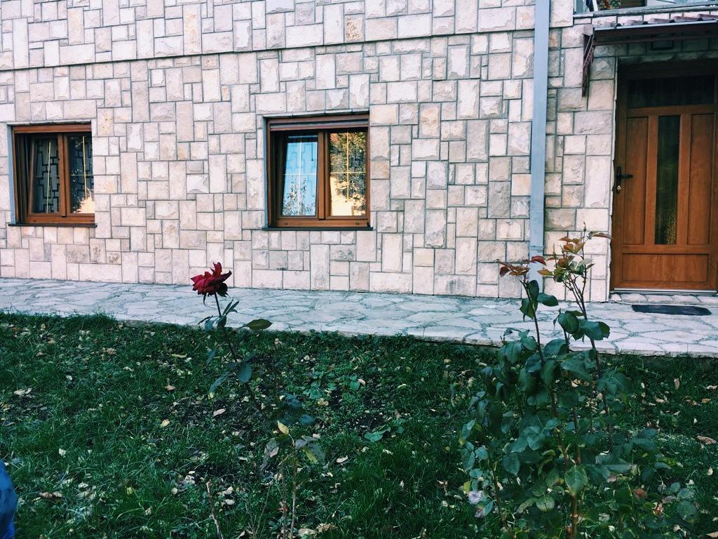 Apartments Kapisoda Цетине Екстериор снимка