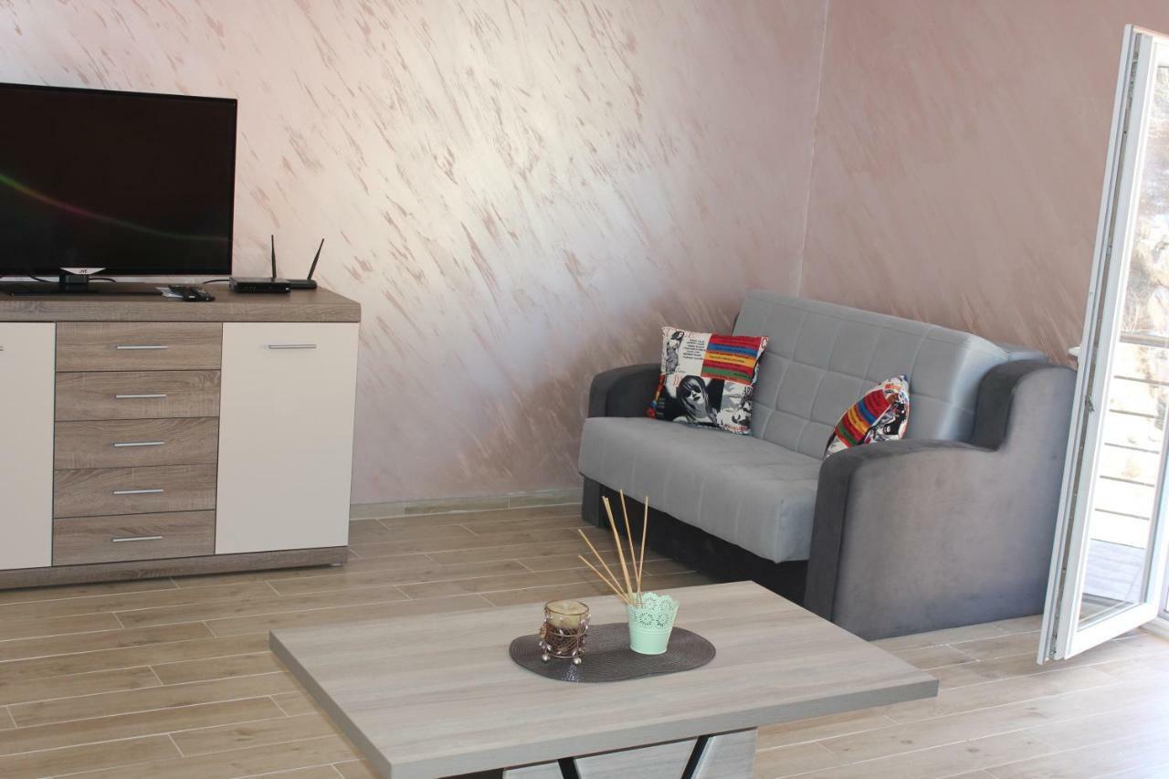 Apartments Kapisoda Цетине Екстериор снимка