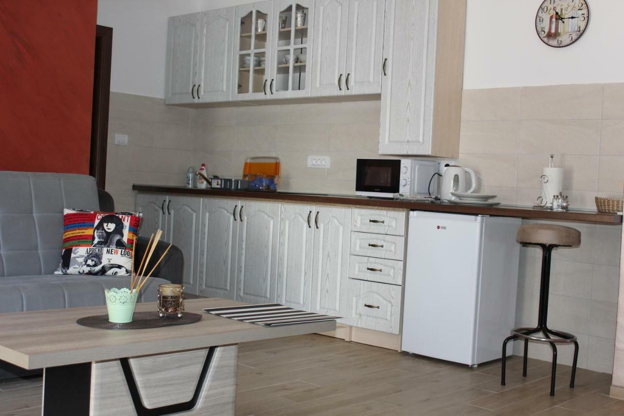Apartments Kapisoda Цетине Екстериор снимка