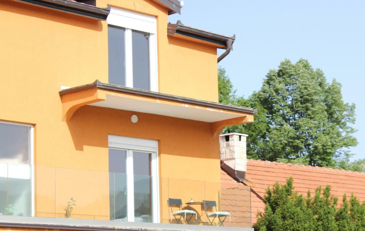 Apartments Kapisoda Цетине Екстериор снимка